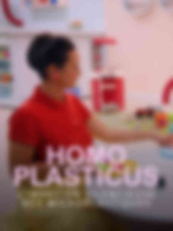 Poster du programme Homo plasticus, l’invasion silencieuse des microplastiques